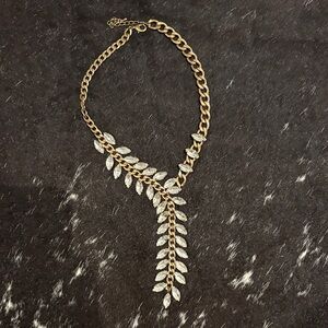Elegant Gold Tone  and Rhinestone Leaf Necklace
